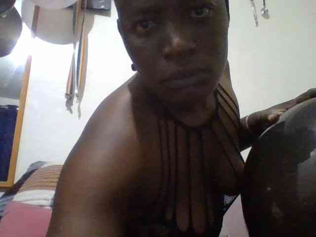 Yourdreamgirl webcam