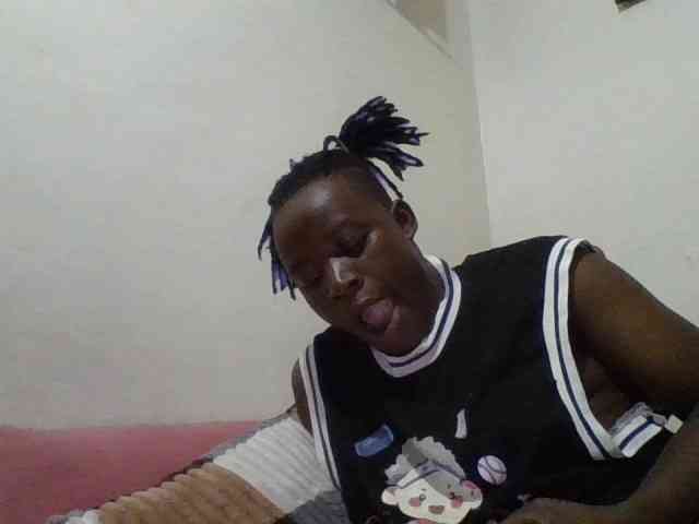 Yourdreamgirl webcam