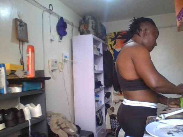 Yourdreamgirl webcam