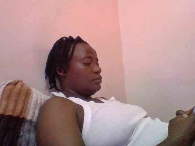 Yourdreamgirl webcam