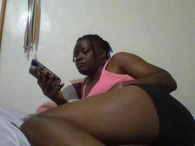 Yourdreamgirl webcam