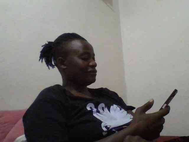 Yourdreamgirl webcam