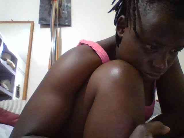 Yourdreamgirl webcam
