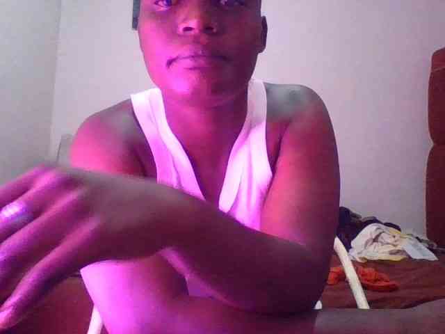 Yourdreamgirl webcam