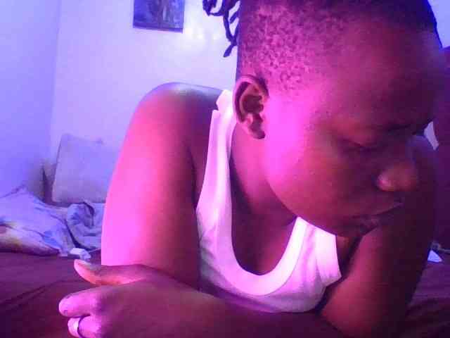 Yourdreamgirl webcam