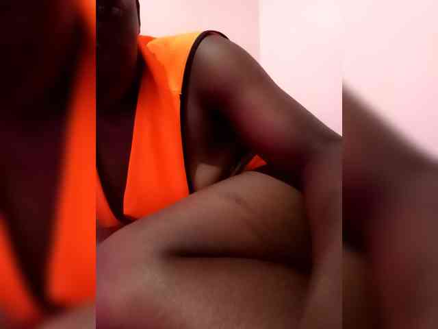 Yourdreamgirl webcam