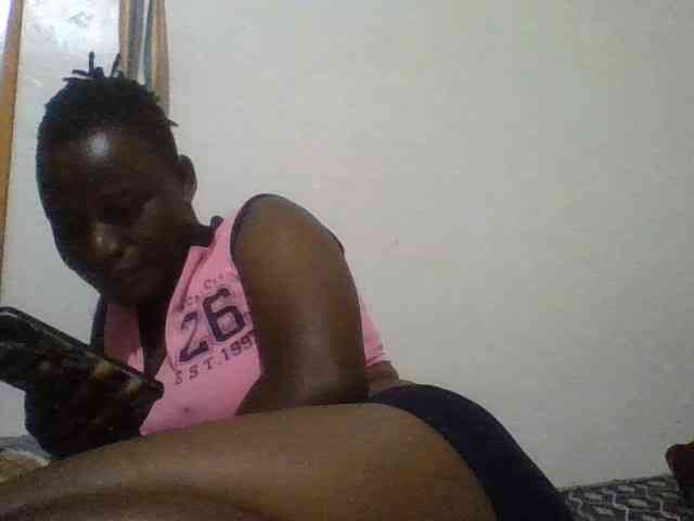 Yourdreamgirl webcam