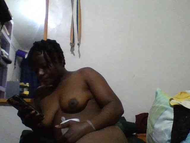 Yourdreamgirl webcam
