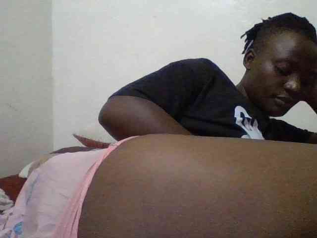 Yourdreamgirl webcam