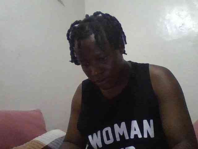 Yourdreamgirl webcam