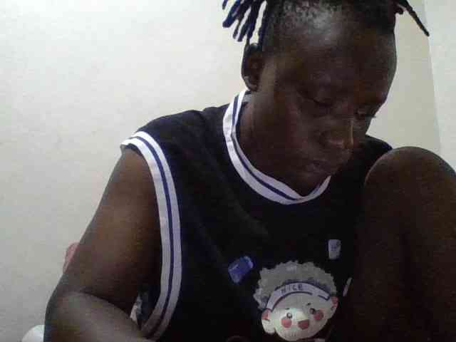 Yourdreamgirl webcam