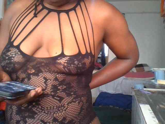 Yourdreamgirl webcam