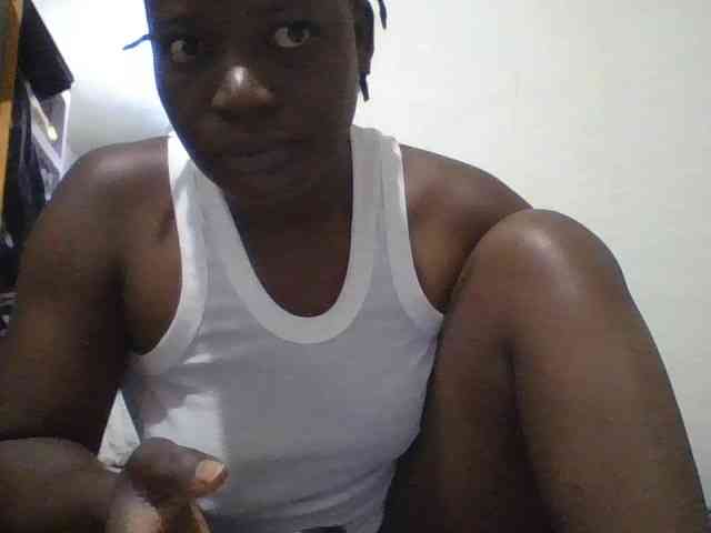 Yourdreamgirl webcam
