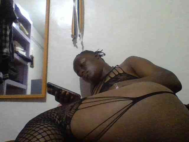 Yourdreamgirl webcam