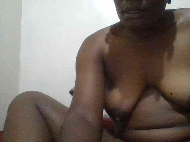 Yourdreamgirl webcam
