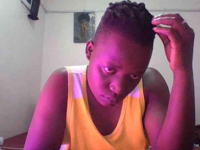 Yourdreamgirl webcam