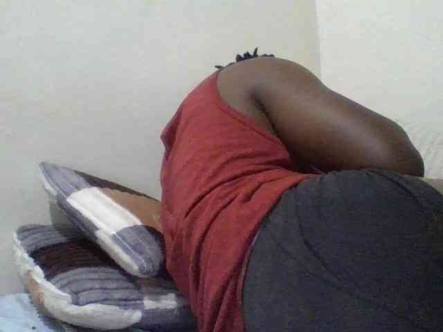 Yourdreamgirl webcam