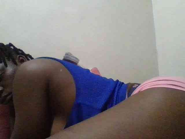 Yourdreamgirl webcam