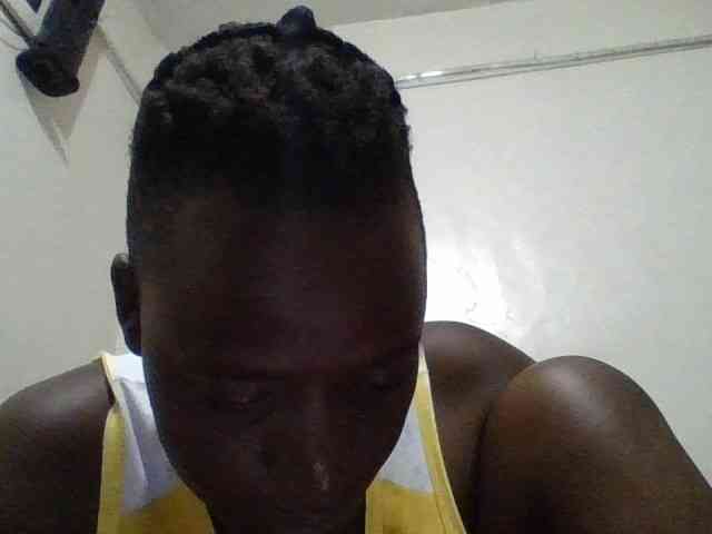 Yourdreamgirl webcam