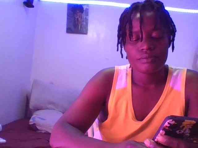 Yourdreamgirl webcam