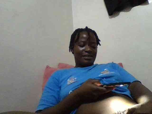 Yourdreamgirl webcam