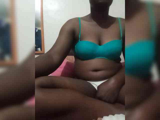 Yourdreamgirl webcam