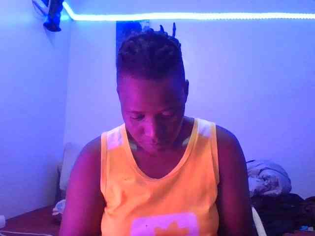 Yourdreamgirl webcam