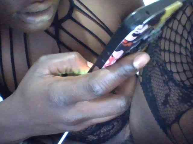 Yourdreamgirl webcam