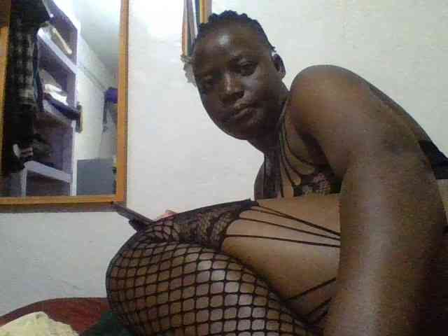 Yourdreamgirl webcam