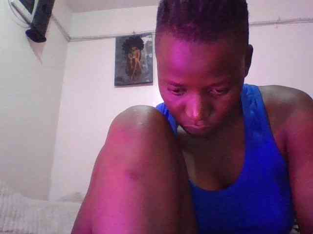 Yourdreamgirl webcam