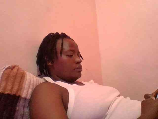 Yourdreamgirl webcam