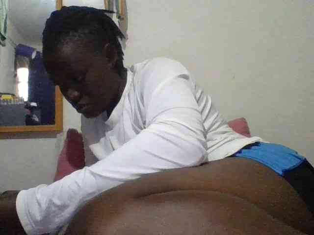Yourdreamgirl webcam