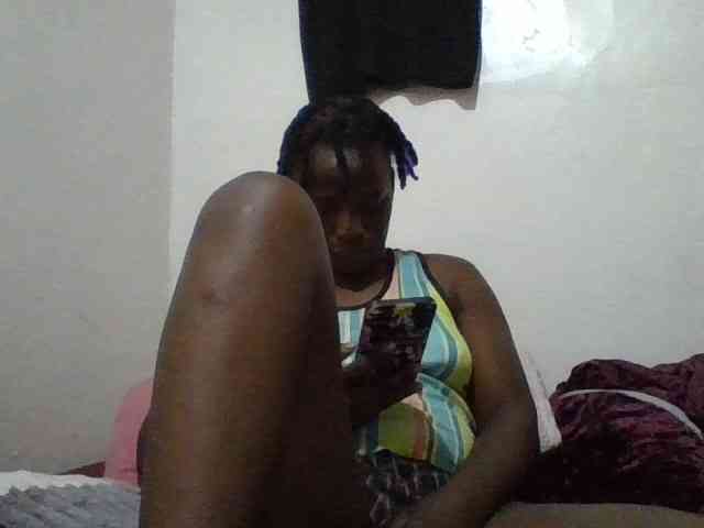 Yourdreamgirl webcam