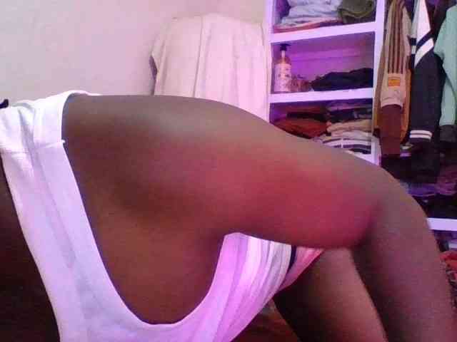 Yourdreamgirl webcam