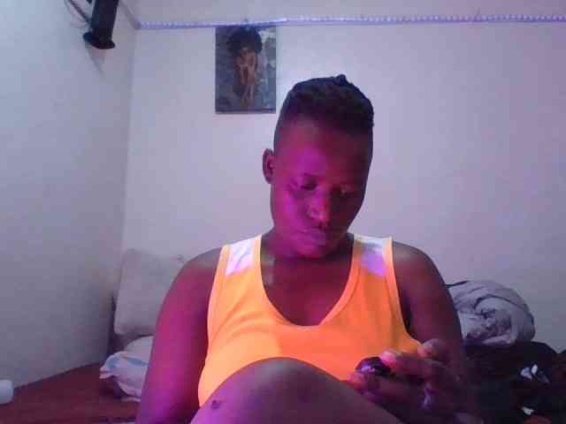 Yourdreamgirl webcam