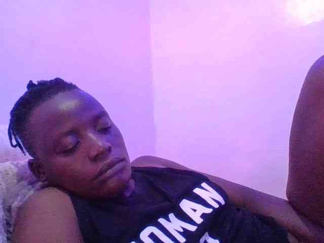 Yourdreamgirl webcam