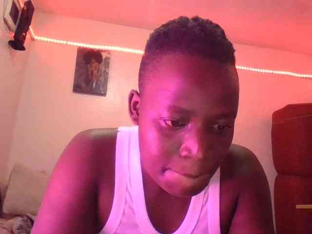 Yourdreamgirl webcam