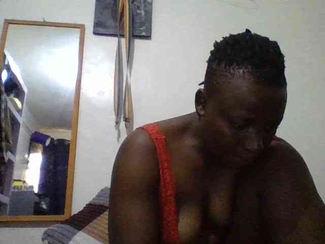 Yourdreamgirl webcam