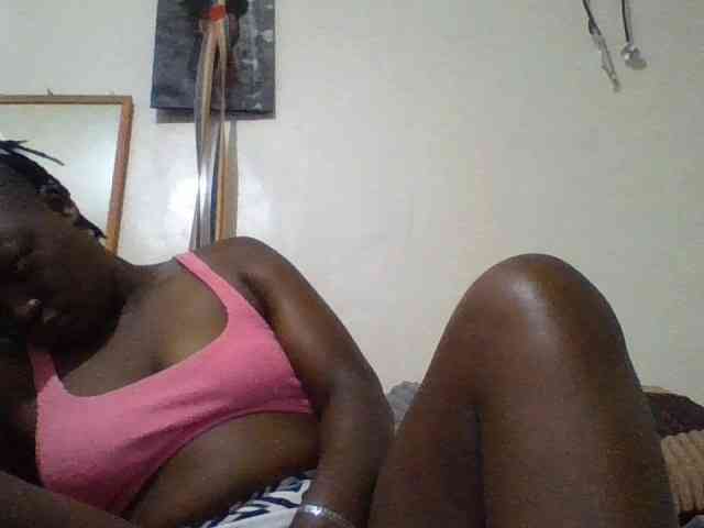 Yourdreamgirl webcam