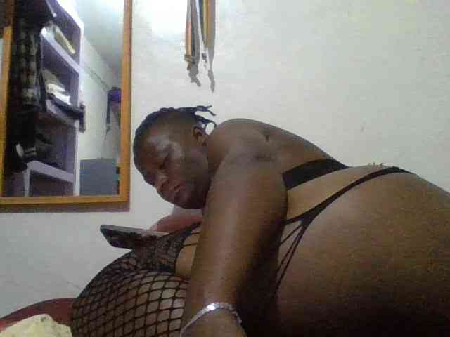 Yourdreamgirl webcam