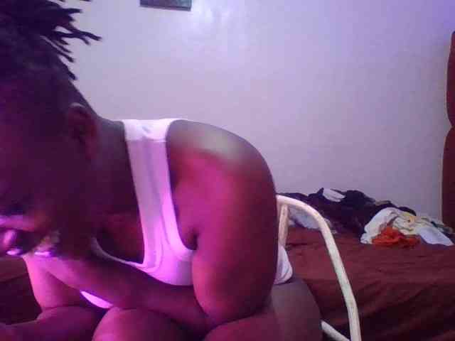 Yourdreamgirl webcam