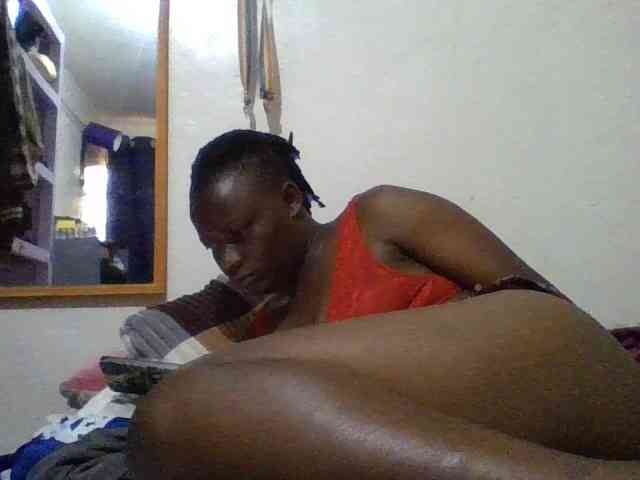 Yourdreamgirl webcam