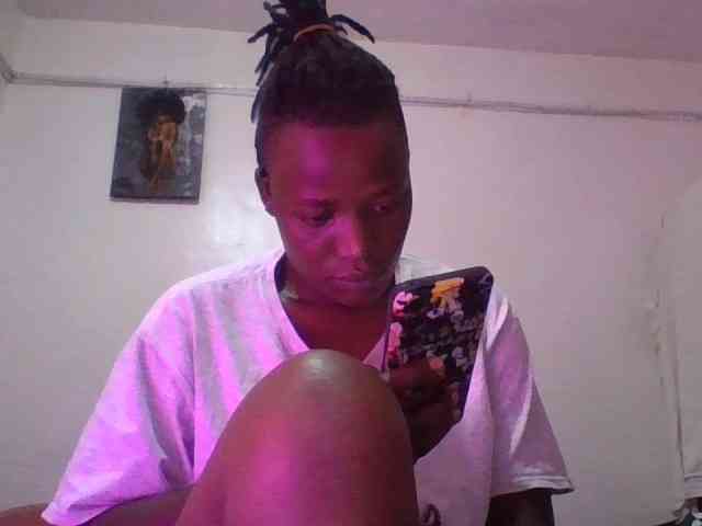 Yourdreamgirl webcam