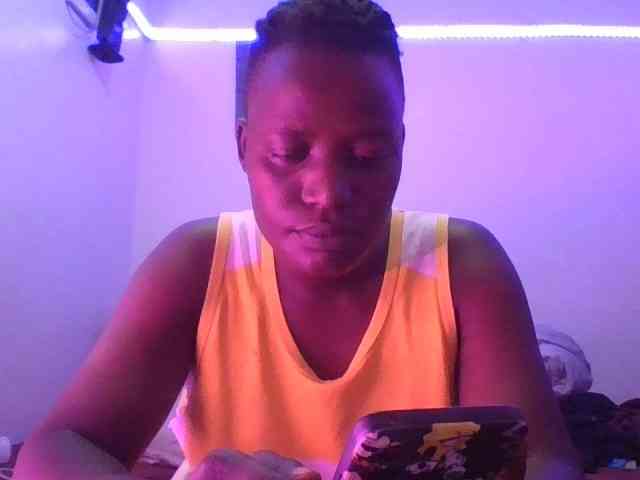 Yourdreamgirl webcam