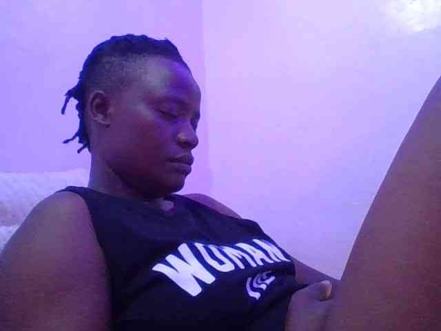 Yourdreamgirl webcam