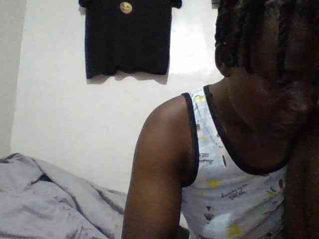 Yourdreamgirl webcam