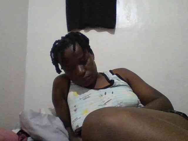 Yourdreamgirl webcam