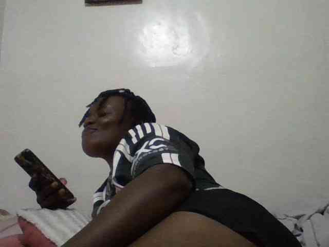 Yourdreamgirl webcam