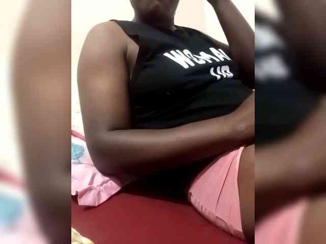 Yourdreamgirl webcam