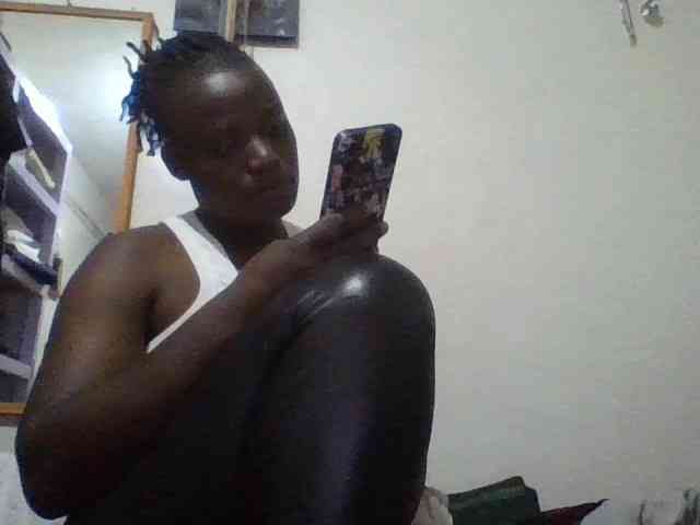 Yourdreamgirl webcam